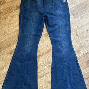Plus size Women's Blue Flared Jeans